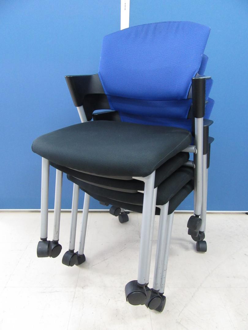 [単品購入￥20,000⇒セット購入￥18,000]コクヨ(KOKUYO) プロッティチェア(Protty)4脚セット■ふかふかの座面と肘掛けが人気です!!導入企業様多数!!長時間でも快適な座り心地を実現したミーティングチェアです!! 
                        プロッティ
                                    中古
            