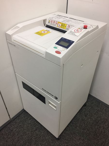 【よりお求めやすくなりました！150,000円→100,000円】ホッチキスを留めたままでOK！富士ゼロックス製高性能シュレッダー 
                        
                                    中古
            