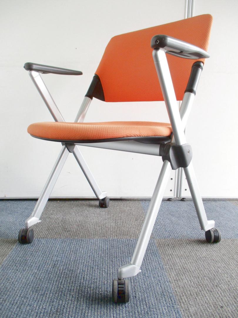 【特別価格】残り一脚だからこの価格【オカムラ・リータ】鮮やかなオレンジ色
                        リータ
                                    中古
            