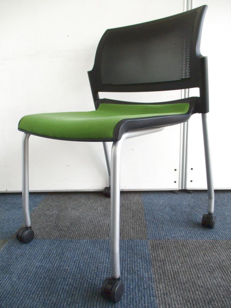 【内田の定番チェア】ＦＭ-310　ネスティング・スタッキングチェア　落ち着いたグリーン色
                        
                                    中古
            