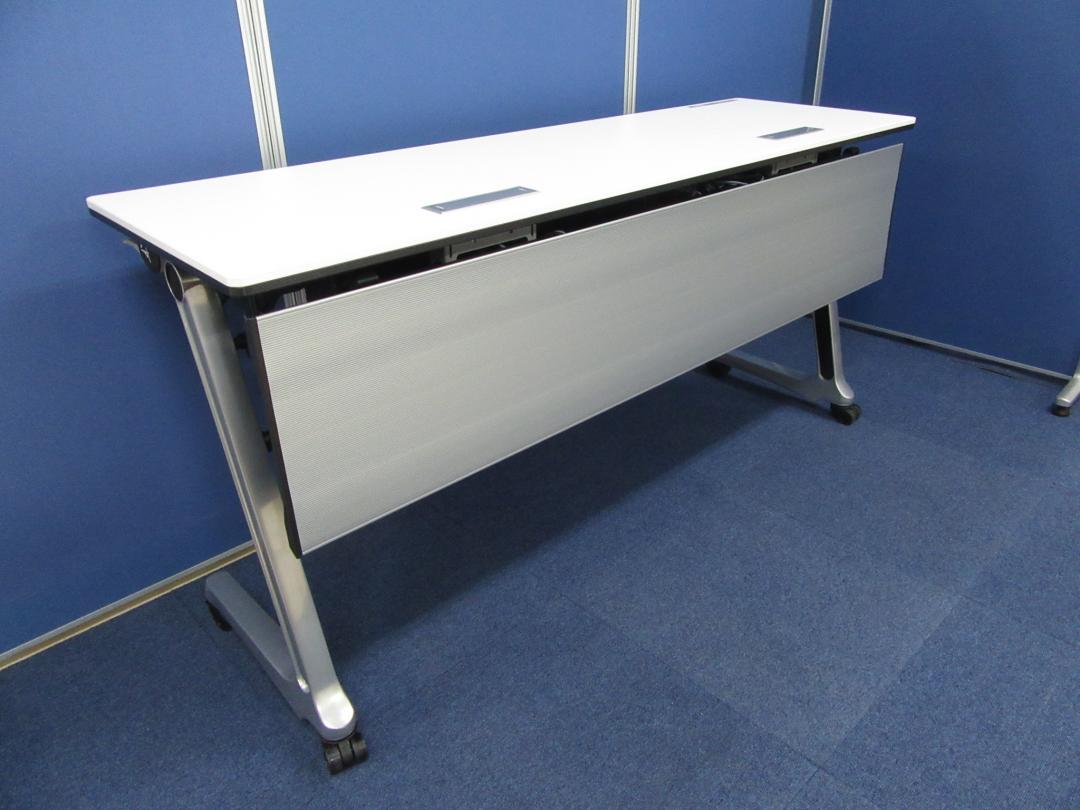 [人気のホワイト!!][配線＋LANタイプ]岡村製作所(okamura) サイドスタックテーブル 横幅1500mm/奥行450mm■会議や研修・セミナー等でのご使用におすすめです!! 
                        インターアクトPRO
                                    中古
            