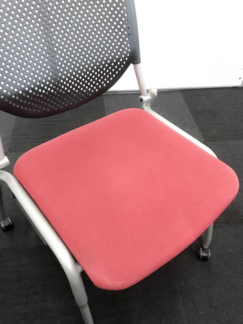 【中古】 オカムラ8139ZZ スタッキングチェア　キャスター付 中古】プロスタック 8139ZZ オカムラ/okamura ネスティング