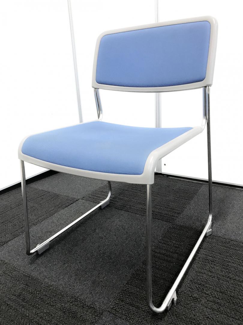 【鮮やかなブルー】重ねて収納◎【8脚入荷致しました！！】
                        
                                    中古
            