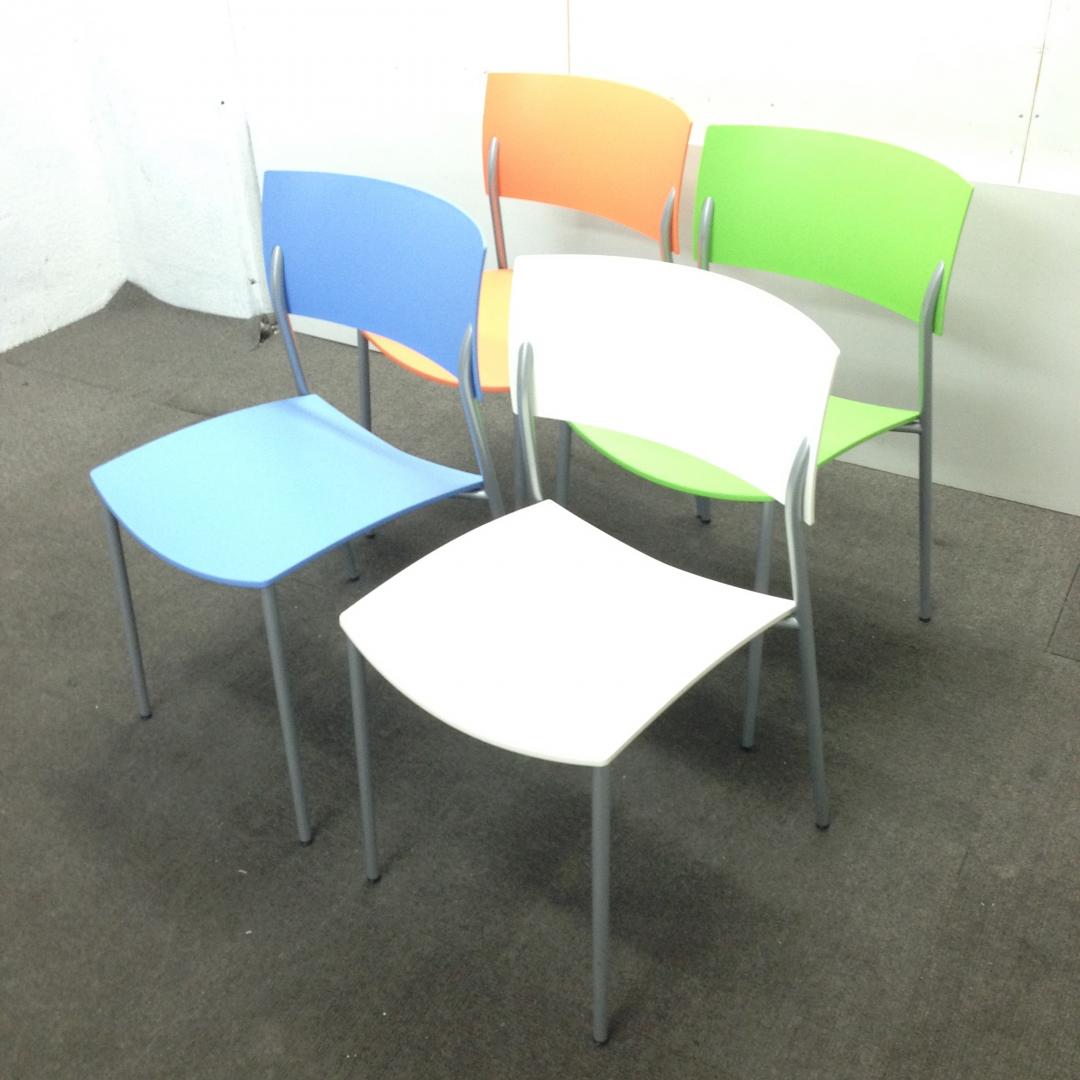 【1セット限定】オカムラ製｜色彩豊かなスタッキングチェアセット！
                        ch@ty
                                    中古
            