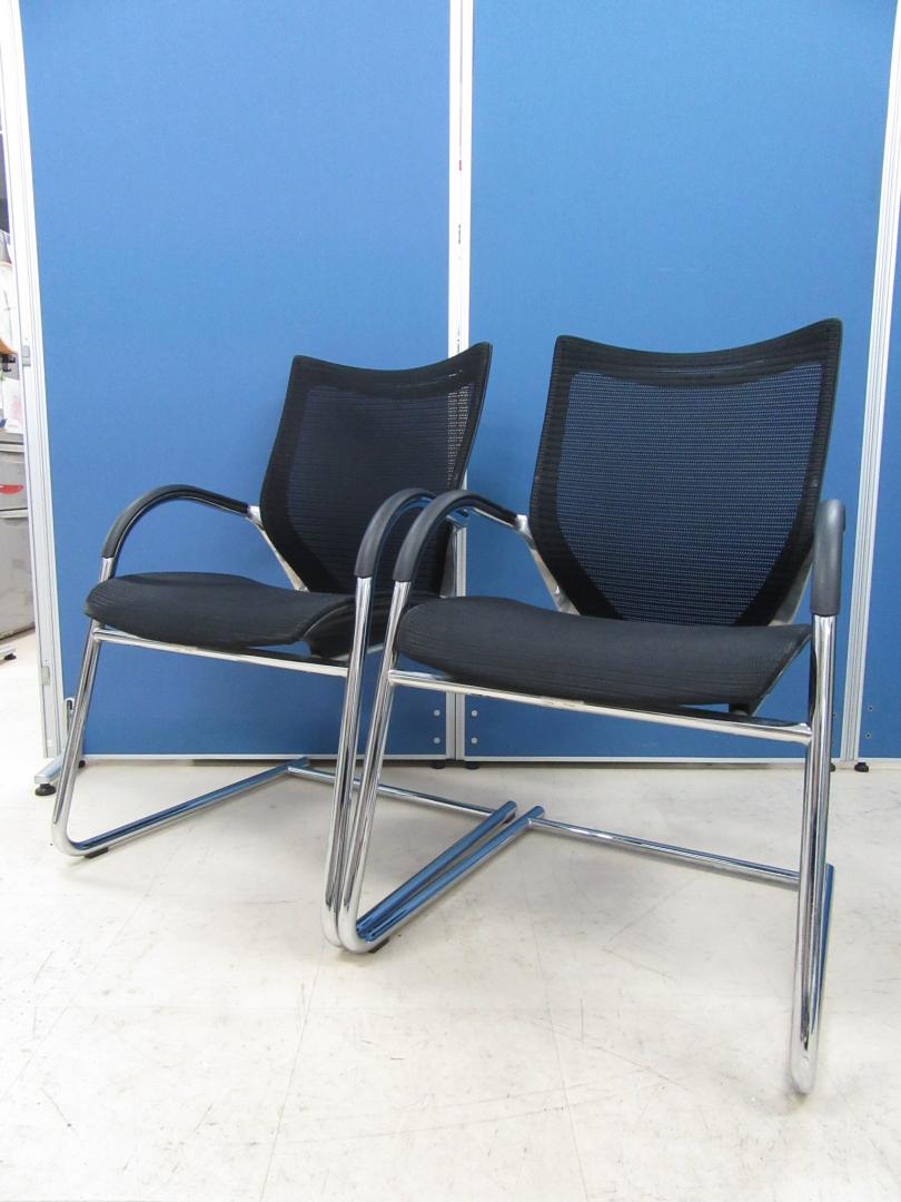 [単品購入￥24,000⇒セット購入￥21,000]岡村製作所 バロン(baron) ゲストチェア ブラック/クロームメッキ■ワンランク上のゲストチェアとして如何でしょうか!? 
                        バロン
                                    中古
            