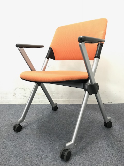 【8脚入荷！】リータチェア｜肘付き｜鮮やかなオレンジで会議室を明るく！
                        リータ
                                    中古
            