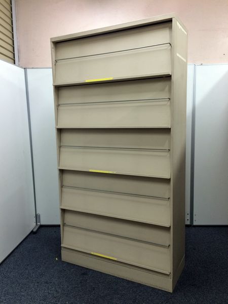 【保管しながら表紙も見せる】W1000サイズの雑誌架
                        
                                    中古
            