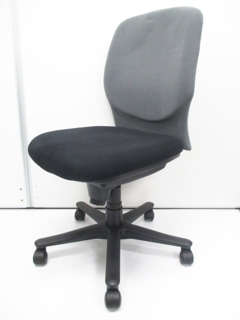 クッション厚い+背もたれ固定できるリーズナブルチェア！　■オカムラ製ヴィラージュ　■きしみ音がするのでお安く！【中央区】【日本橋】【中古オフィス家具】【ロット品】
                        その他シリーズ
                                    中古
            