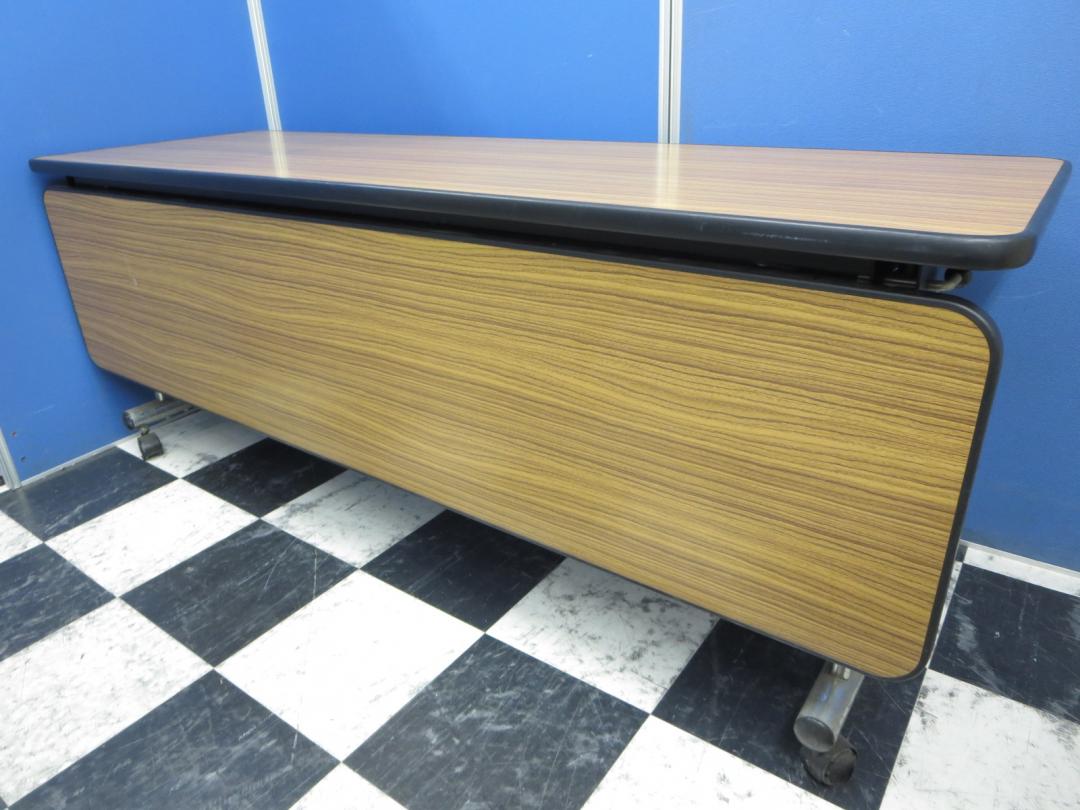 【￥13000→￥5000！】【限定1台！】【滞留品の為お安く販売！】幕板付き！幅1800㎜のスタックテーブル！さいたま店おすすめ！！
                        
                                    中古
            