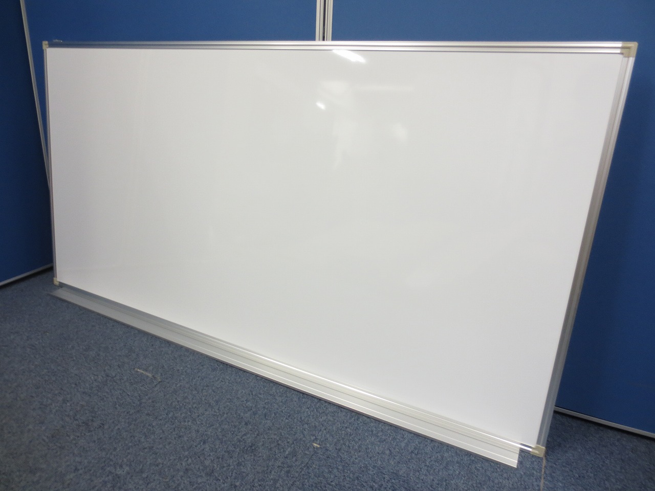 【未使用品】壁掛け式ホワイトボード！新古品なので状態は大変良好！
                        
                                    新古品
            