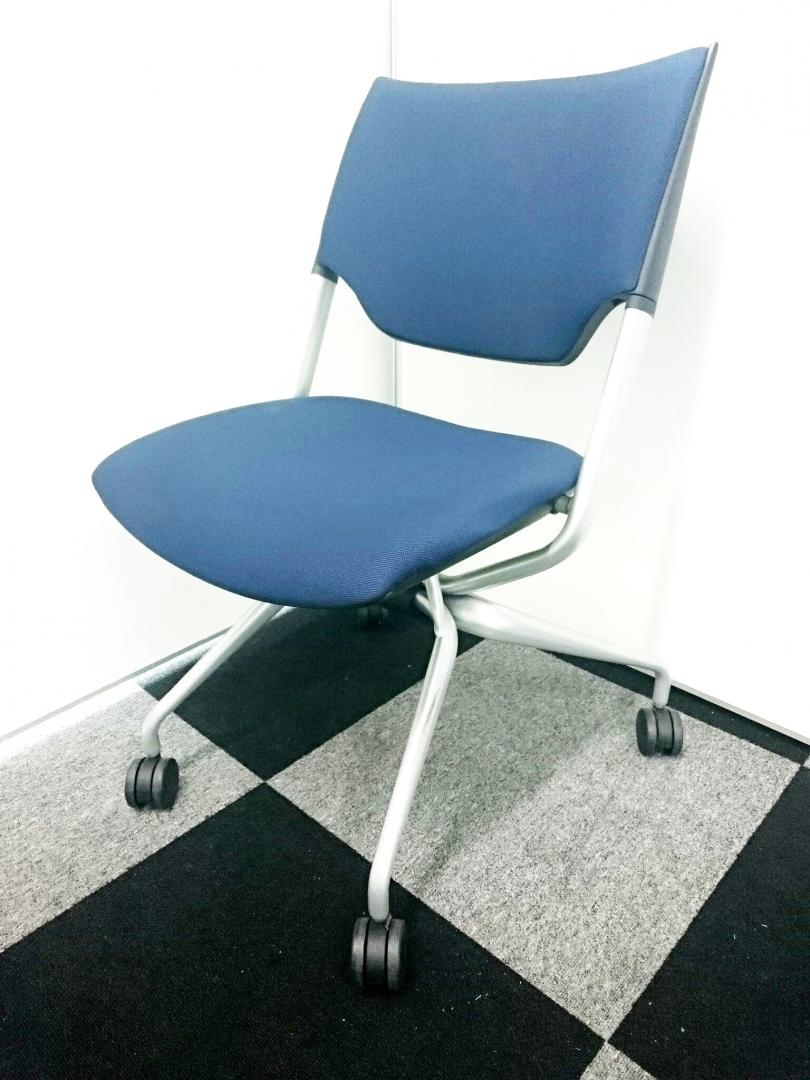 【座り心地抜群のネスティングチェア】イトーキ製レクシブ【落ち着いたネイビーブルー】
                        レクシブ
                                    中古
            