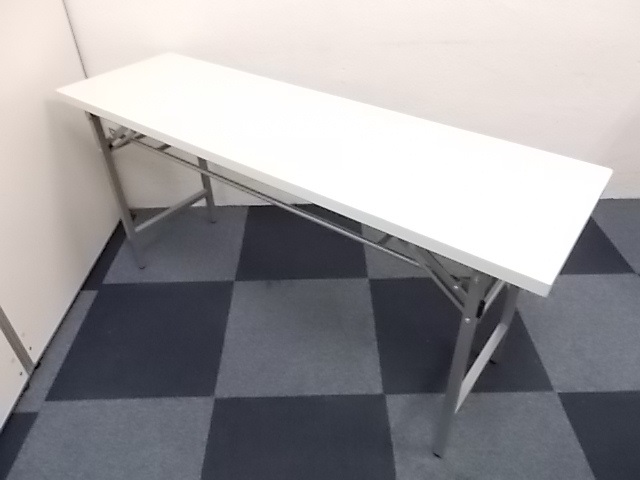 【多目的に活躍！】■折りたたみテーブル　■ホワイト　■サイズ：W1500　D450

                        
                                    中古
            