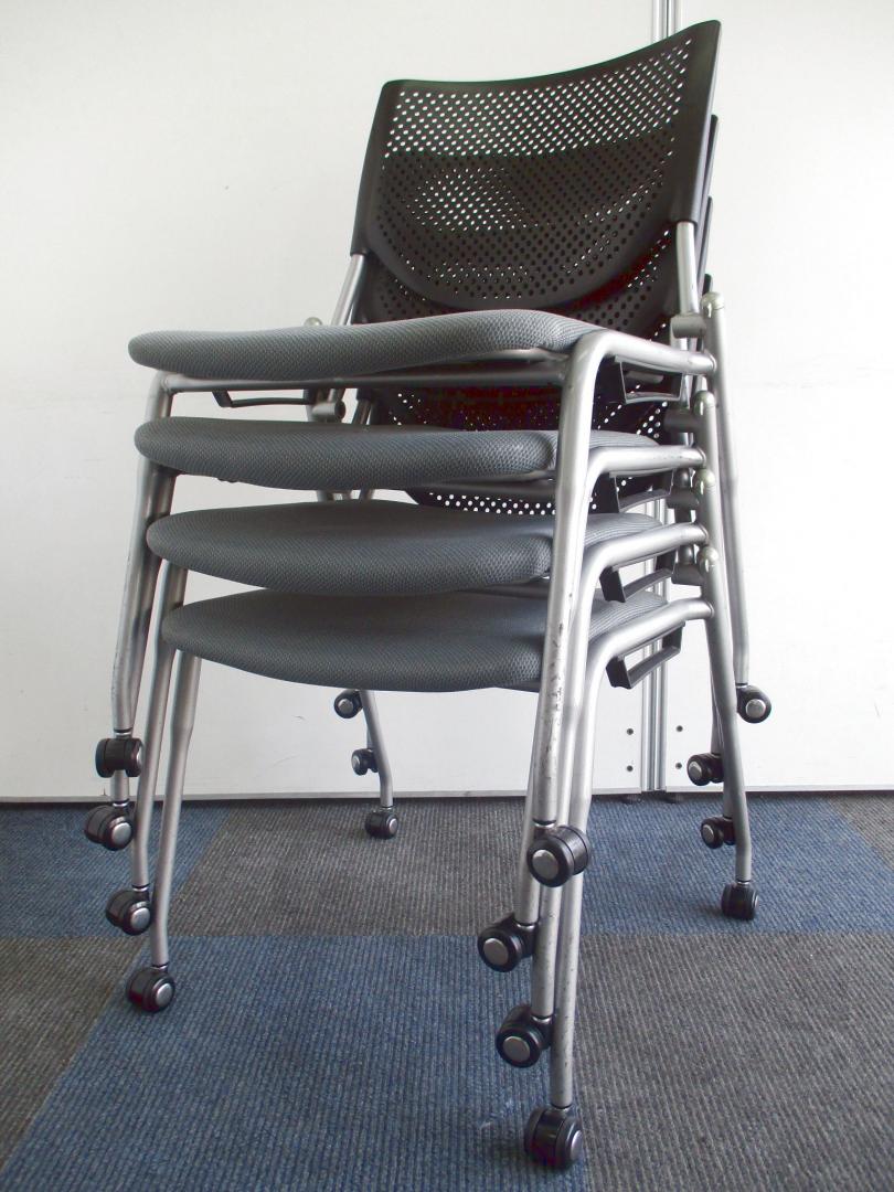 【お得な4脚1セット！】会議用チェアの定番商品！【重ねて収納可能！】
                        プロスタック
                                    中古
            