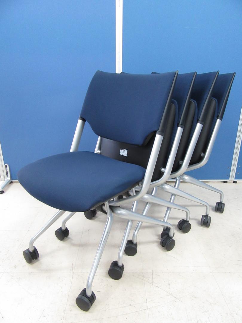 [単品購入￥24,000⇒セット購入￥22,000]イトーキ(ITOKI) レクシブチェア4脚セット■高級感のあるミーティングチェアが入荷!!デザイナー：Jeff Miller■やわらかな心地よさのクロスバック仕様です!![ネスタブル] #人気チェア 
                        レクシブ
                                    中古
            