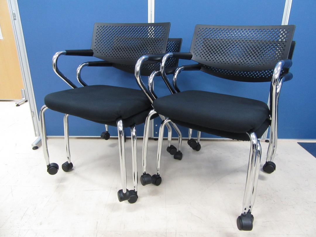 [単品購入￥38,000⇒セット購入￥36,000]vitra(ヴィトラ) ビザロール2 4脚セット■デザイン性と機能性を兼ね備えた逸品!!ハイセンスでクールな空間に仕上げませんか!?#お洒落チェア
                        
                                    中古
            