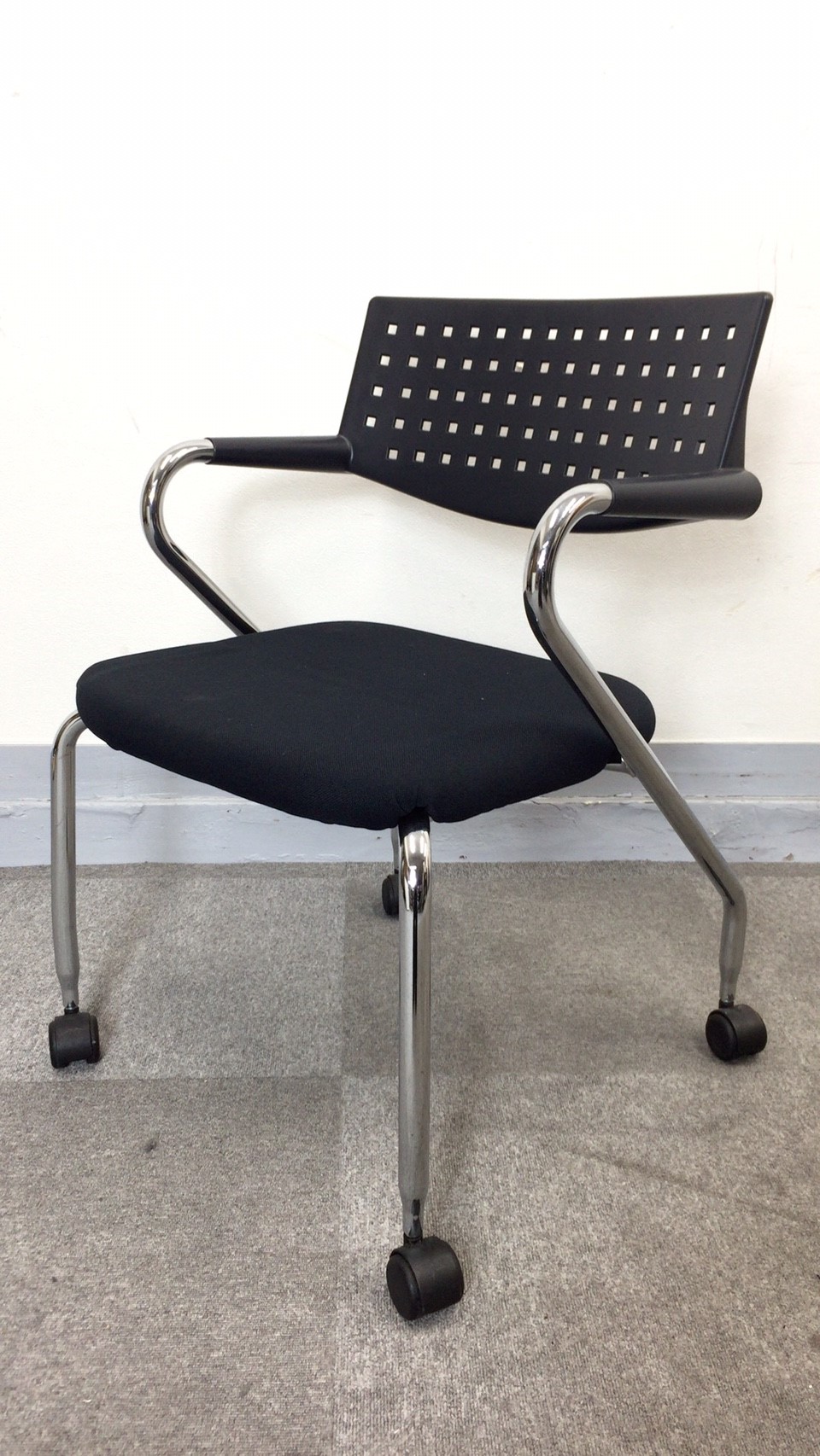 【KS】[デザイナーズ家具][ミーティングチェア]Visaroll（ビザロール）キャスターベースチェア 
                        
                                    中古
            