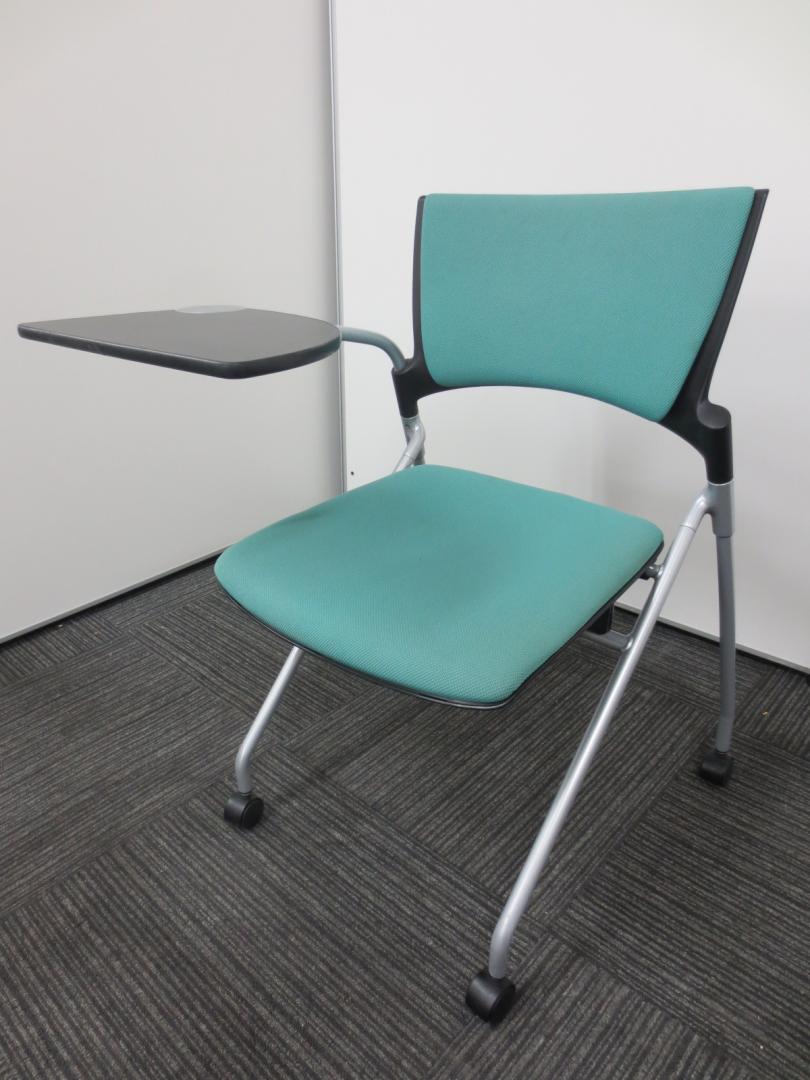 【40％OFF!!】【便利なミニテーブル付のネスティングチェア入荷】　テーブルが置けない少スペースでの研修スペースにいかがですか？ 
                        マノス
                                    中古
            