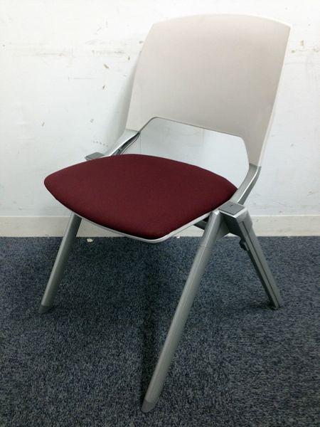 【4脚入荷】縦にも横にも収納可能な優れもの！　トップメーカーウチダ製の未使用新古品です！！
                        FM-320
                                    中古
            