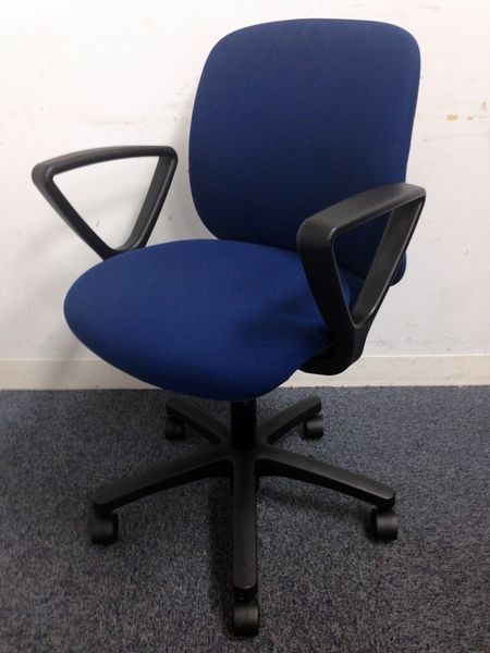 【残り1脚のため特価】人気のコンパクトチェアロット入荷！！【ボニート】かわいいフォルムも人気の秘密！！
                        ボニート
                                    中古
            