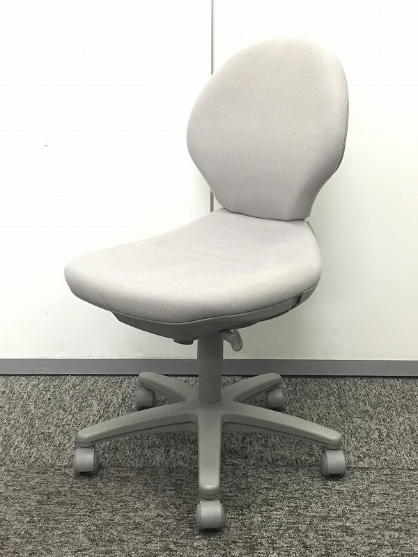 【肘無しチェア】がロットで入荷！【ナイキ製】お安い価格に！！
                        
                                    中古
            