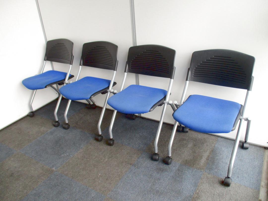 【お得な4脚セット！】ネスティングチェア【みんなで集まる場に！】
                        シグマA･P･O社製
                                    中古
            