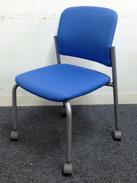 【クッション性のある心地よい会議チェア】2脚揃います！状態も良好で来客用にもばっちし！
                        
                                    中古
            