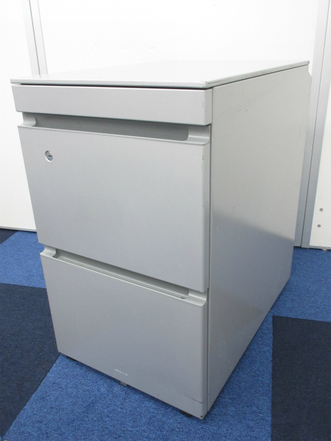 【6脚入荷!!】■背中部分のメッシュがオシャレなスタッキングチェア!!
                        
                                    中古
            