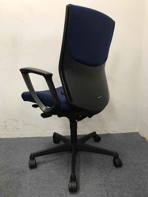 中古】エスクード C445ZRFFW4 オカムラ/okamura 肘付ハイバック