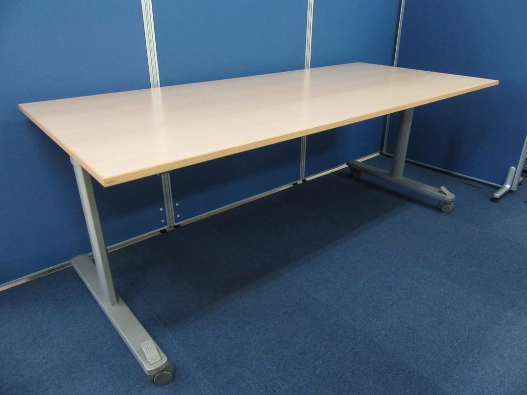 [アフター会議を始めよう!!]内田洋行(UCHIDA) サイドスタックテーブル SX型■横幅1800mm/奥行800mmの折りたたみ可能なミーティングテーブルが入荷!!スペースを有効にお使いいただけます!!
                        
                                    中古
            