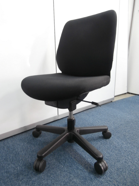 【４脚限定！！！】おすすめ品！！
                        トルテ
                                    中古
            