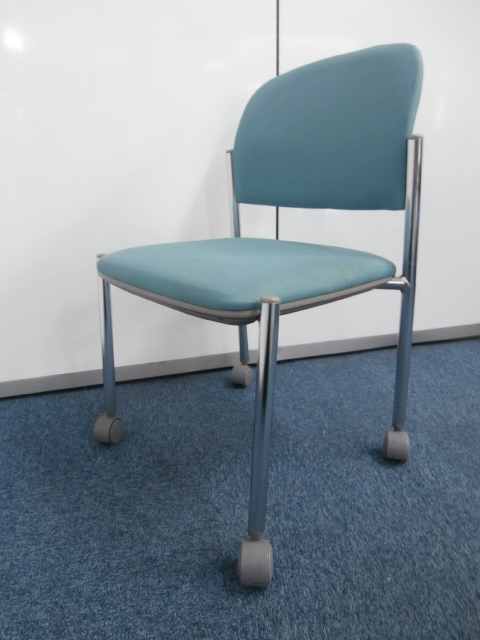 【おつとめ品！！】４脚限定！！キャスターが付いてラクラク！！
                        
                                    中古
            