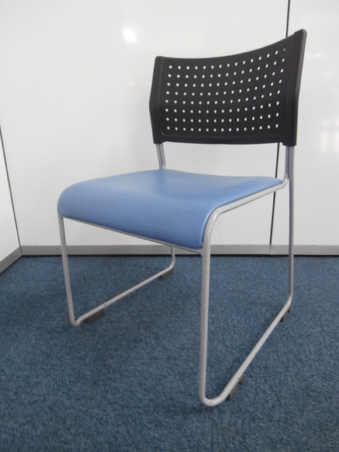 【12脚限定！！】ブラック×ブルー色の大人気商！！
                        
                                    中古
            