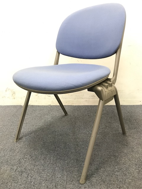 【12脚入荷！】スタッキングチェア｜定番のブルーカラー｜まとめて揃います！
                        
                                    中古
            