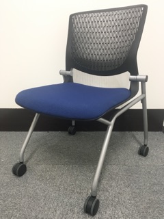 4脚｜背もたれが柔らかく、通気性も高いため快適な座り心地をが得られます｜岡村製作所｜グラータ
                        グラータ
                                    中古
            