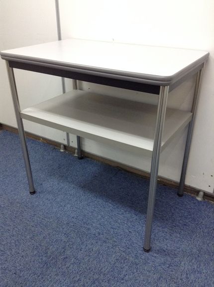 【プリンター電話台】頑丈な台必要でないですか？デスクと同じ高さ！
                        
                                    中古
            