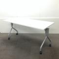 【2台入荷！】人気のホワイト色！収納が簡単なサイドスタックテーブル！