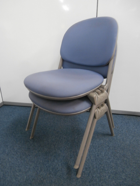 【２脚セット！！】ふわふわの座り心地は流石ですね！！
                        
                                    中古
            