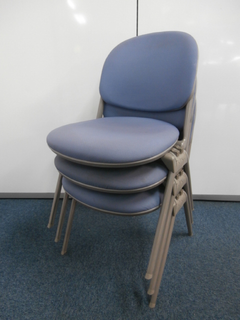 【３脚セット！！】ふわふわの座り心地は流石ですね！！
                        
                                    中古
            