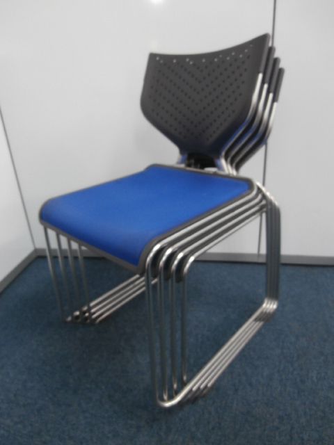 【おつとめ品！４脚セット！！】ブルー鮮やか！！
                        
                                    中古
            