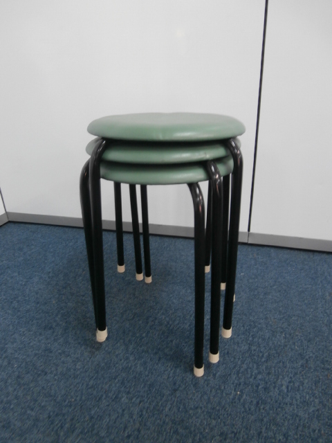 【３脚セット！！】丸椅子の入荷です！！
                        
                                    中古
            