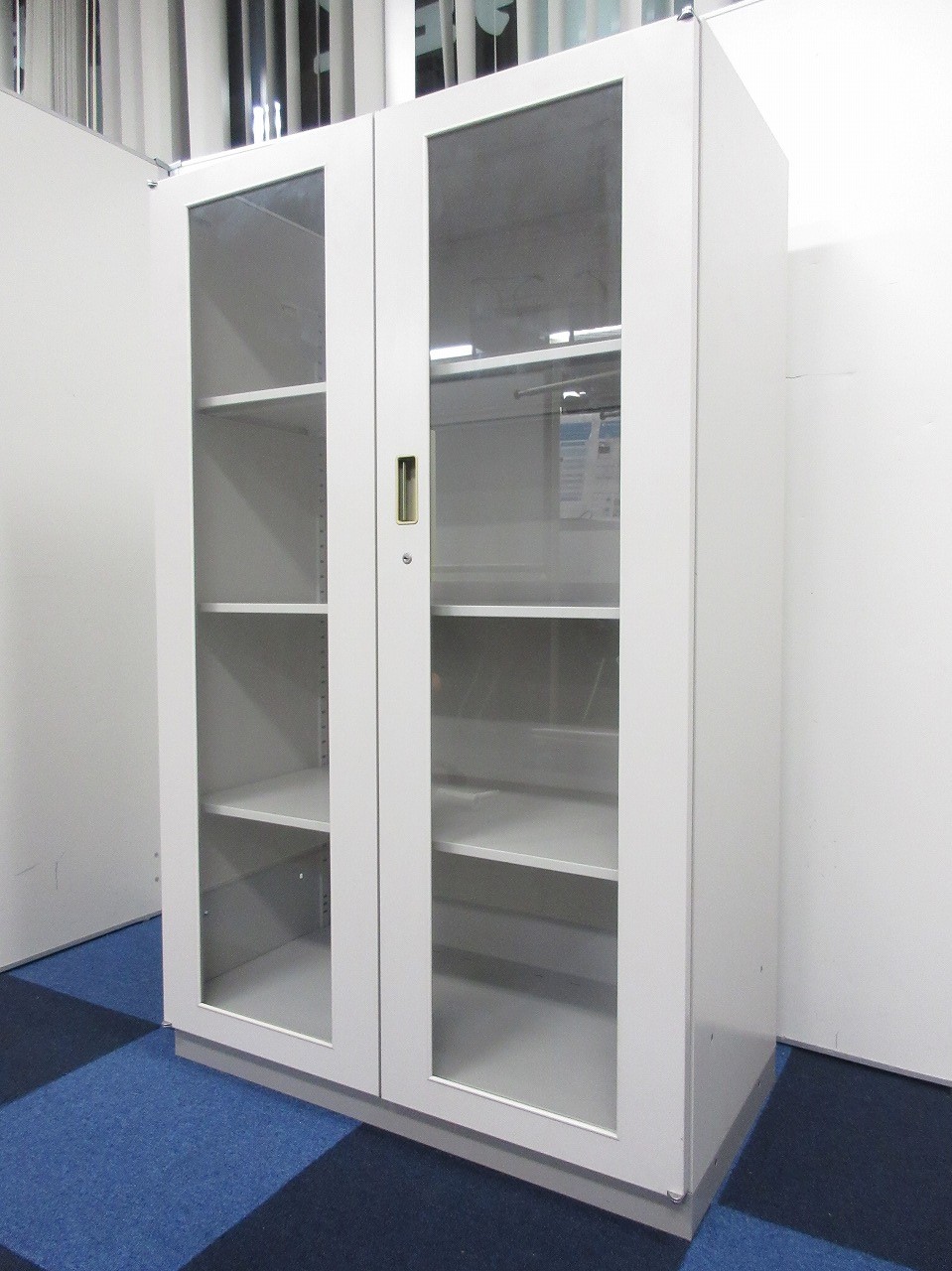 【開けなくても中身が一覧できる！！】4段式で収納可能なガラス製両開き書庫！
                        
                                    中古
            