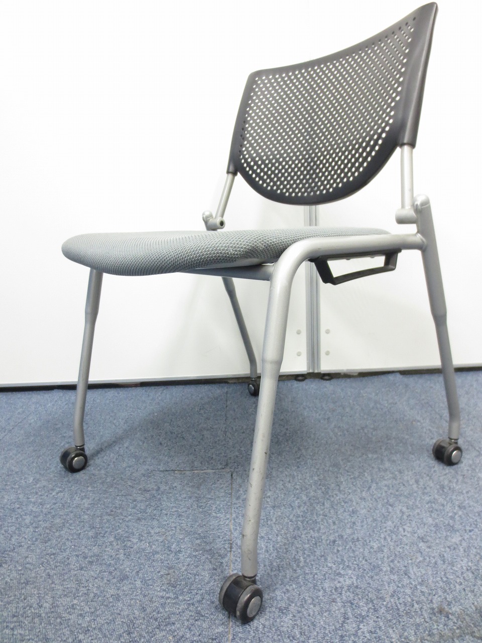 【10脚入荷ロット商品】オカムラ製スタッキングチェア！！
                        プロスタック
                                    中古
            