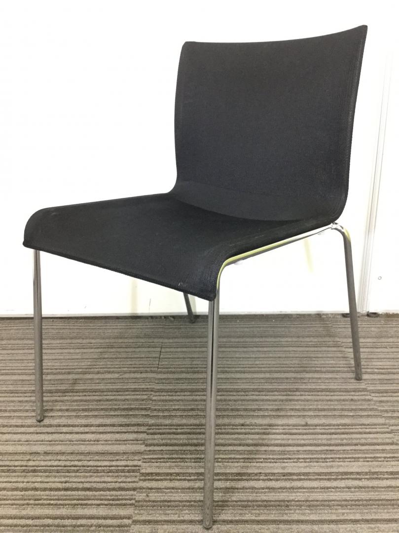 【定番商品】人気のブラックスタッキングチェア！お手軽、便利です！
                        
                                    中古
            