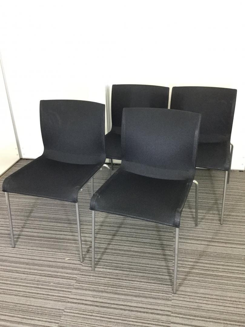 【4脚セット】スタッキングチェア4脚セット！ブラックでシックなオフィスへ！
                        
                                    中古
            