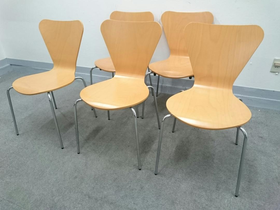 【KS】[5脚入荷！][木目調]おしゃれなナチュラルカラーのチェアが入荷しました！5脚セットの特別価格！！
                        オリバー
                                    中古
            