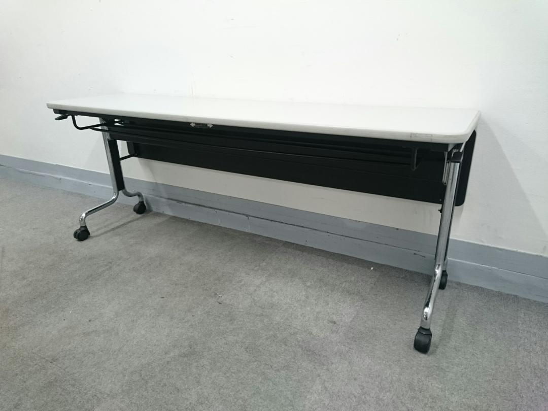 【KS】[大量入荷！！][安心のオカムラ製]天板がたためてキャスターも付いてるから簡単に重ねられる！限られた空間を多種多様に使いたい方必見！！
                        8184
                                    中古
            