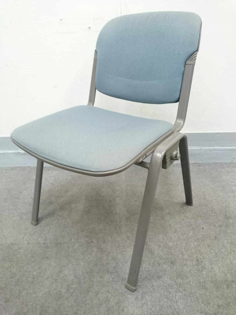 【KS】[30脚以上の大量入荷！！]オカムラ製のスタッキングチェアが入荷しました！定番のブルカラーなのでどんなシチュエーションでも使いやすい！！
                        
                                    中古
            