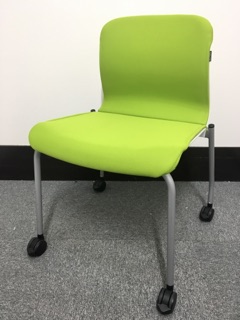 背の曲線美と背面のツヤが美しい｜背面のツヤが美しい
                        アリーナC
                                    中古
            