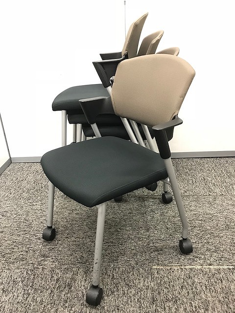 セット購入がお得！！グッドデザイン賞を受賞チェア！！
                        プロッティ
                                    中古
            