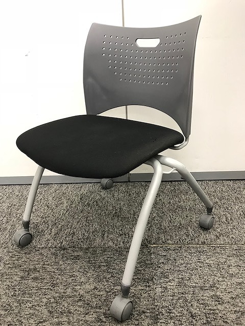 【おつとめ品】ライオン　ミラシオ【会議椅子】40%OFF！【スタッキングチェア】キャスター付
                        Meratio
                                    中古
            